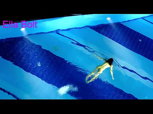 ❤️ 나는 보는 것을 멈출 수 없다, 젊은 금발이 ELLA BOLT 리조트 수영장에서 누드로 수영하다 적발 홈메이드 포르노 포르노에서 ko.sexafinkarasskaz.ru